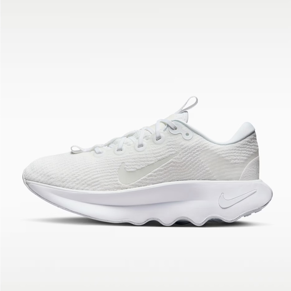 Brand New Nike Motiva “Pure Platinum” Women's Walking Shoes DV1238-106 - Picture 2 of 10